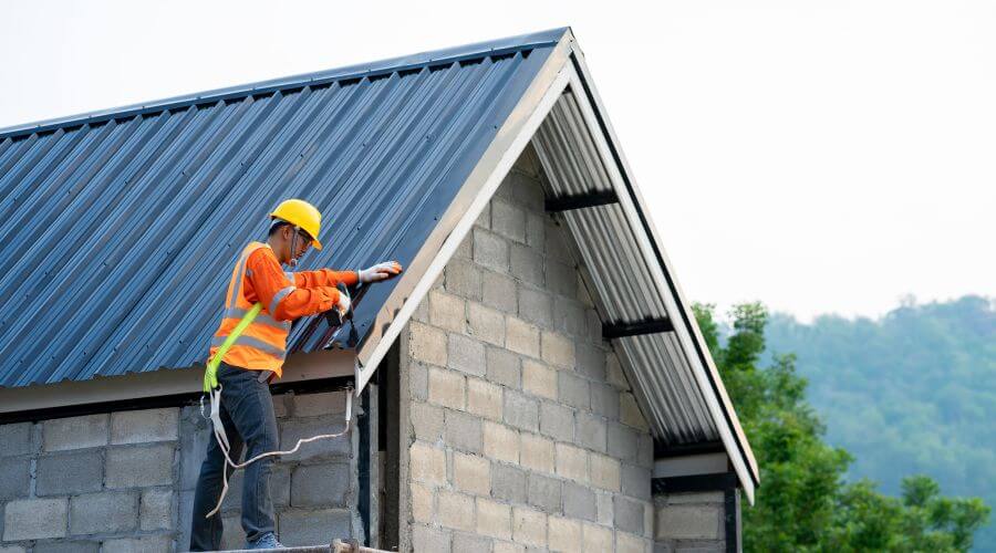 Professional gutter cleaning in Larkspur, CA